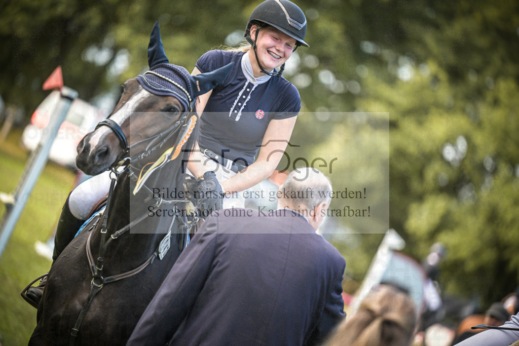 DOS_0016 | Entdecke hochwertige Reitturnierfotos von Foto Oger. Professionell, emotional und authentisch – jetzt Lieblingsmomente im Shop bestellen.Deutschlandweite Turnierfotografie. - Realisiert mit Pictrs.com