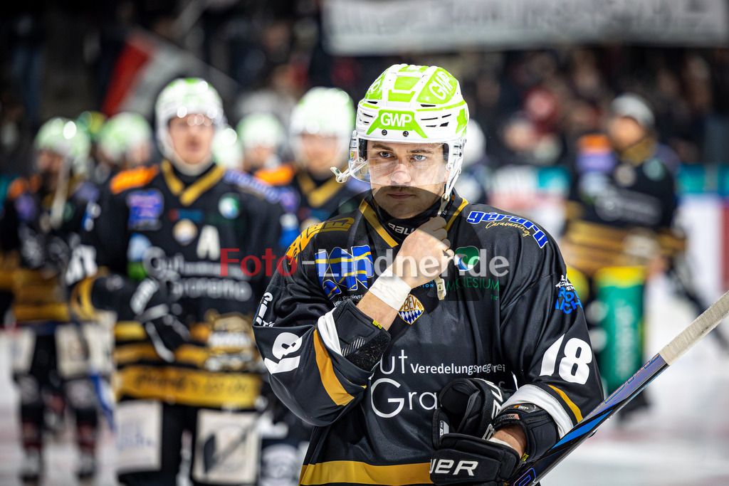 Peißenberg MINERS gegen EHC Königsbrunn LÖWEN | Eishockey Bayernliga 2025/26 Viertelfinale Spiel 2, Peißenberg MINERS gegen EHC Königsbrunn LÖWEN, 20260208,Valentin HÖRNDL (MINERS 18) Portrait,2026-02-08 in Peißenberg (flatbuy Arena Peißenberg), Valentin HÖRNDL (MINERS 18)Copyright: WolfgangxLindner www.foto-lindner.de