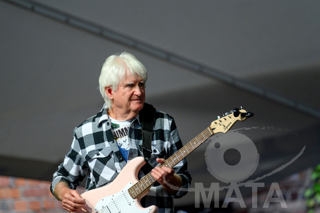 _DWA2633 | John Lees von John Lees' Barclay James Harvest live bei einem Konzert in Serenadenhof Nürnberg, 01.07.2023 - Realisiert mit Pictrs.com