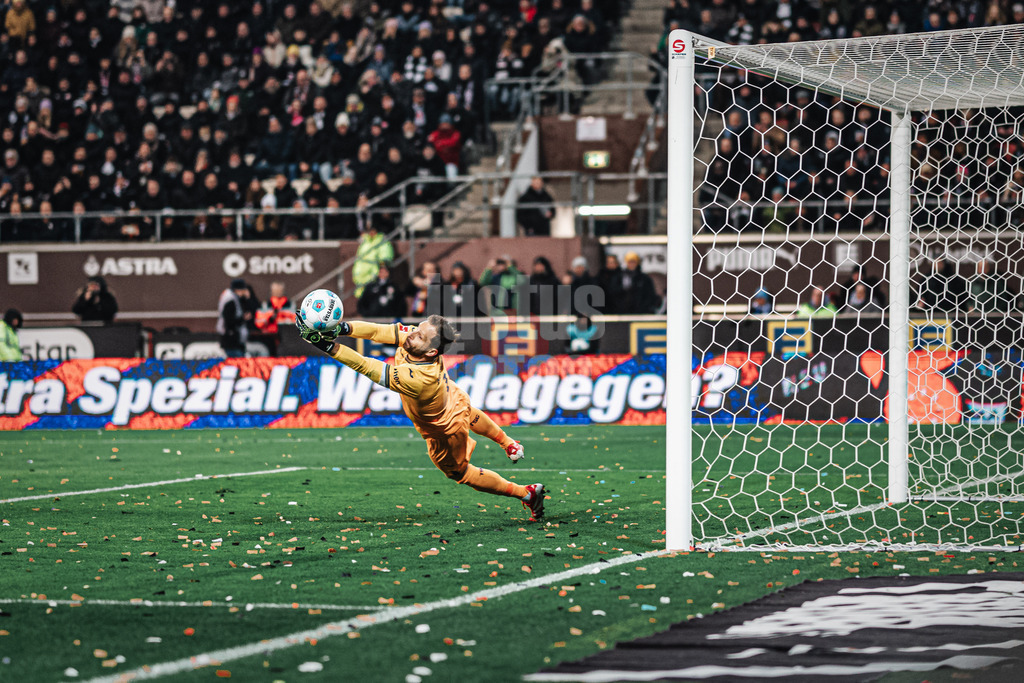 Fußball | Männer | Saison 2024/2025  | Fußball-Bundesliga | 26. Spieltag | FC St. Pauli vs. TSG Hoffenheim | 14.03.2025 | Oliver Baumann (#1, TSG Hoffenheim) mit einer Parade