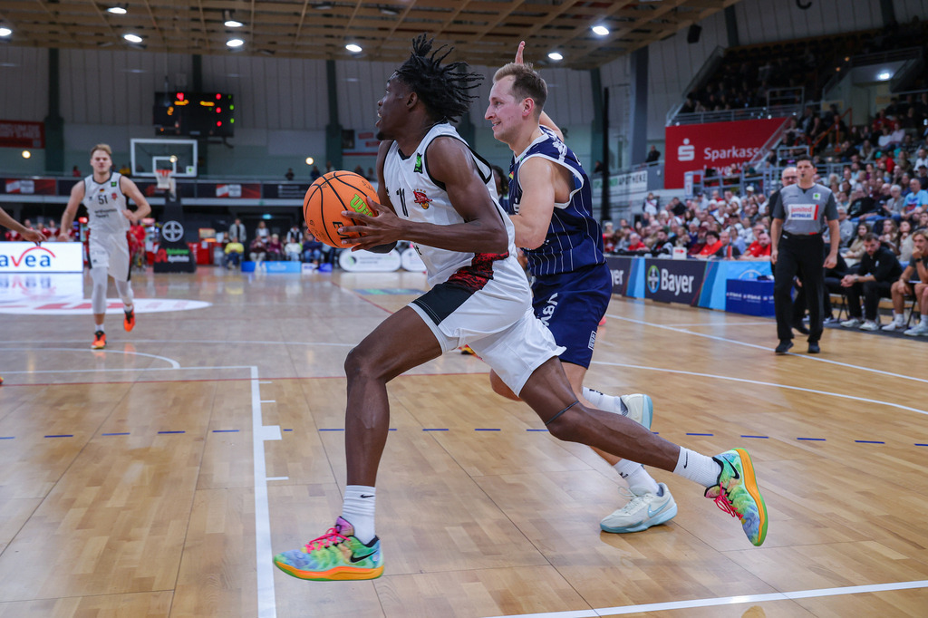BAYER GIANTS vs VfL Sparkassenstars Bochum-121 | Fotos von Basketballspielen aus dem Raum NRW fotografiert von Gero Mueller-Laschet und Daniel Schaefer - Realisiert mit Pictrs.com