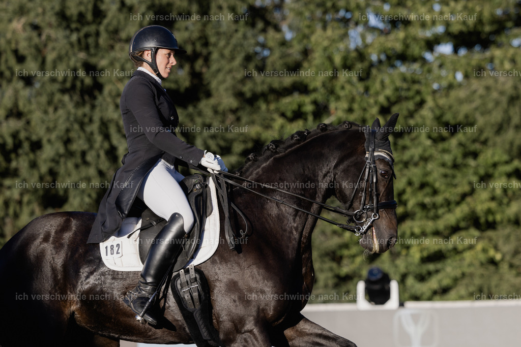 FHC2026_P09_182_19357 | Fichtenhof Classics 2026 – Grand Prix de Dressage - VOLTAIRE Design Preis, Reitanlage Fichtenhof, Sch ftlarn