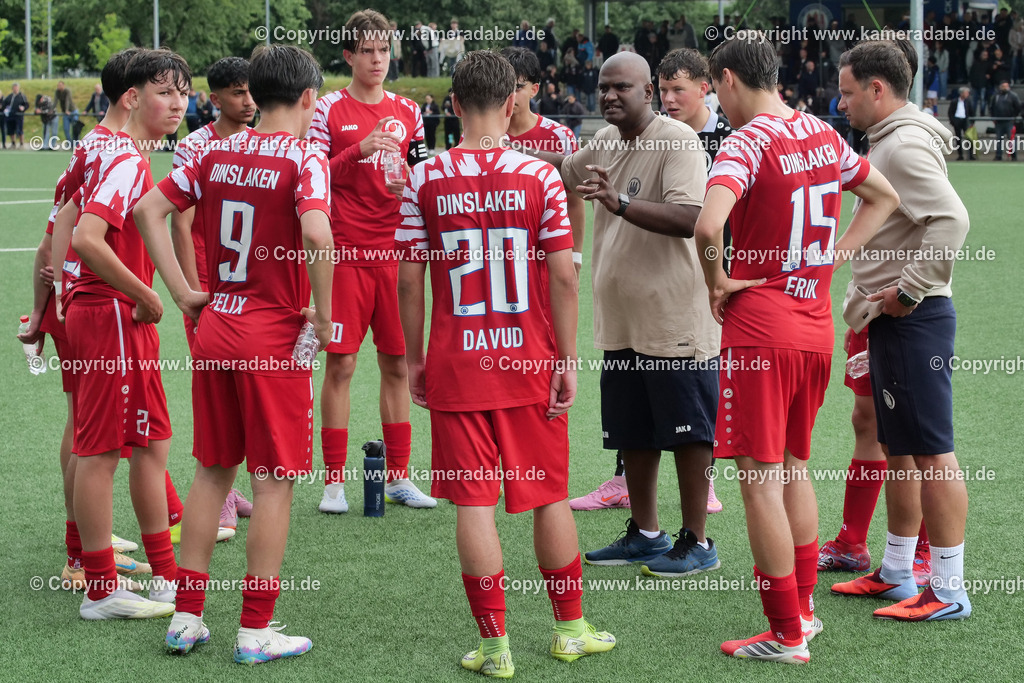 Fußball : C-Junioren : Aufstieg Regionalliga West : SUS 09 Dinslaken - Vfb 03 Hilden am 04.06.2026 in Dinslaken | Fußball : C-Junioren : Aufstieg Regionalliga West : SUS 09 Dinslaken (rotr Trikots)- Vfb 03 Hilden (weiße Trikots) am 04.06.2026 in Dinslaken - Realisiert mit Pictrs.com