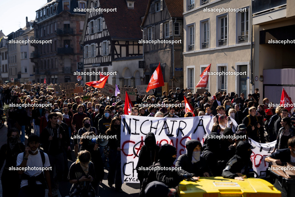 _B7A9982 | manifestation de lycéens à Strasbourg, le 6 octobre 2026, dans le cadre d’un mouvement national de protestation contre les conditions d’apprentissage. - Realisiert mit Pictrs.com
