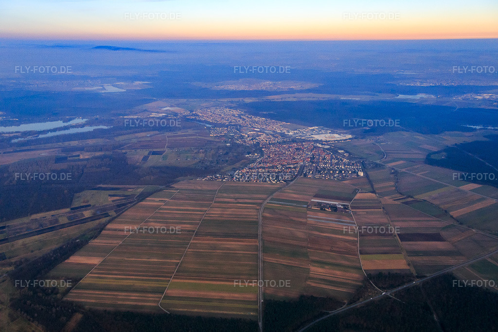 Luftbild: Ortsansicht aus Norden im Ortsteil Graben in Graben-Neudorf im Bundesland Baden-Württemberg in Deutschland. Foto: IMG_076656.jpg vom 13.02.2015 durch Werner Riehm/FLY-FOTO.de