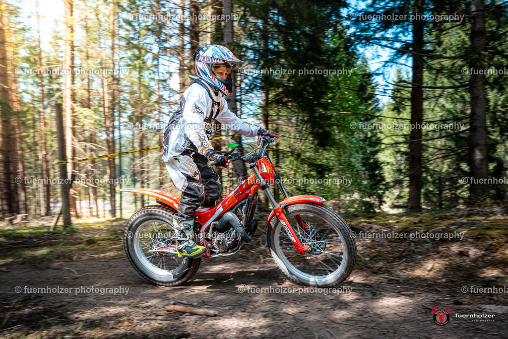 fuernholzer_250501-C1-552 | Fotografische Impressionen von der Red Stag Enduro Extreme by fuernholzer-photography.com. Endurosport in Österreich fotografisch festgehalten von fuernholzer. Auftragsfotografie für Private, Gewerbefotos und Industriefotografie. Eventfotografie, Sportfotografie und Motorsportfotografie. Anbieter von Fotoworkshops, Fototraining, fotografischen Vorträgen und Fotoseminaren.