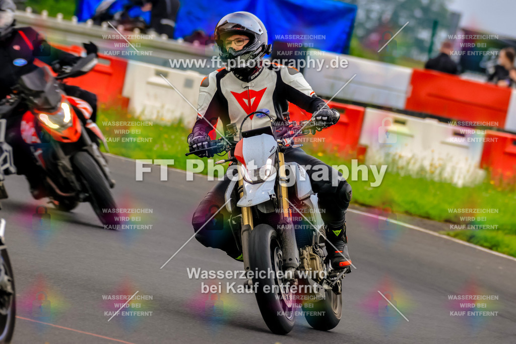 VBK-6761 | Hier findet Ihr Bilder von Touristenfahrten auf der Nürburgring Nordschleife oder von anderen Veranstaltungen die ich besucht habe. Viel Spass beim Durch Schauen 