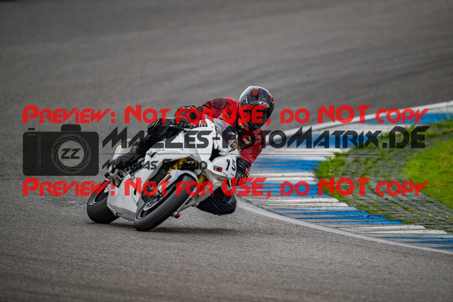 MaZZes_FotoMatrix_240701_6007705_5511 | ROT