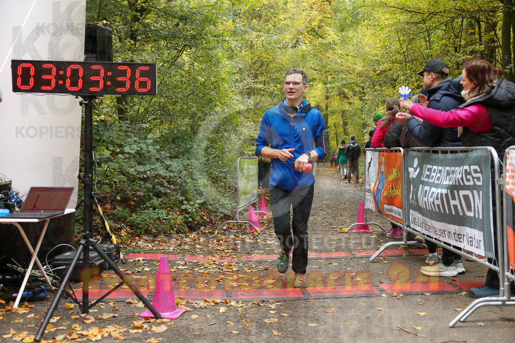 251026_1305_EX1_2450 | Sportfotografie im Rhein-Sieg Kreis, Köln, Bonn, NRW, Rheinland Pfalz, Hessen, etc. Unser Tätigkeitsfeld umfasst den Laufsport vom Volkslauf über den Marathon, Duathlon, Triathon bis zum Ultralauf wie Kölnpfad Ultra oder Schindertrail.
