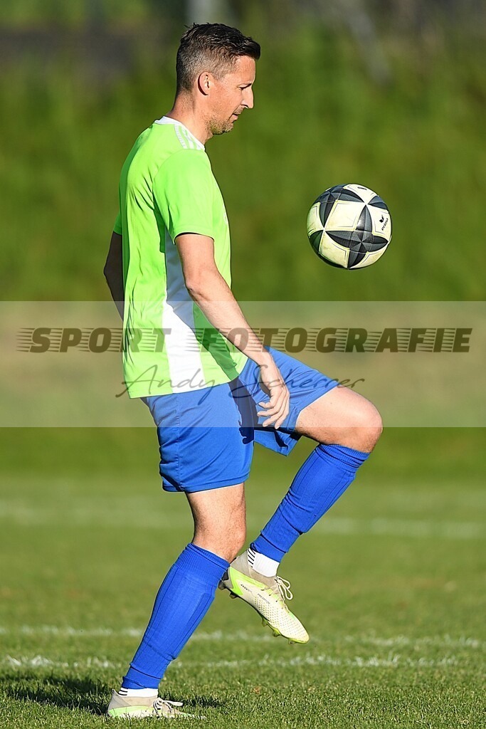 hDSC_2526 | Kaufen Sie Sportbilder im Onlineshop von Andy Scherrer Sportfotografie. Faszinierende Bilder von Sportevents aus der ganzen Schweiz. Fussball, Frauenfussball, Unihockey, Handball, Schwingen und weiteren Sportarten. - Realisiert mit Pictrs.com