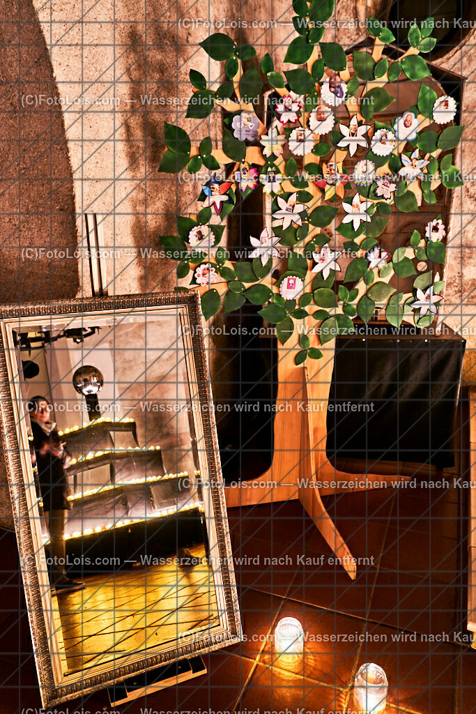 ALS2343_NACHT der tausend LICHTER_Pfarrkirche Wieselburg | (C)FotoLois.com, Alois Spandl, NACHT der 1000 LICHTER in der Pfarrkirche Wieselburg, Di 31. Okt. 2023.