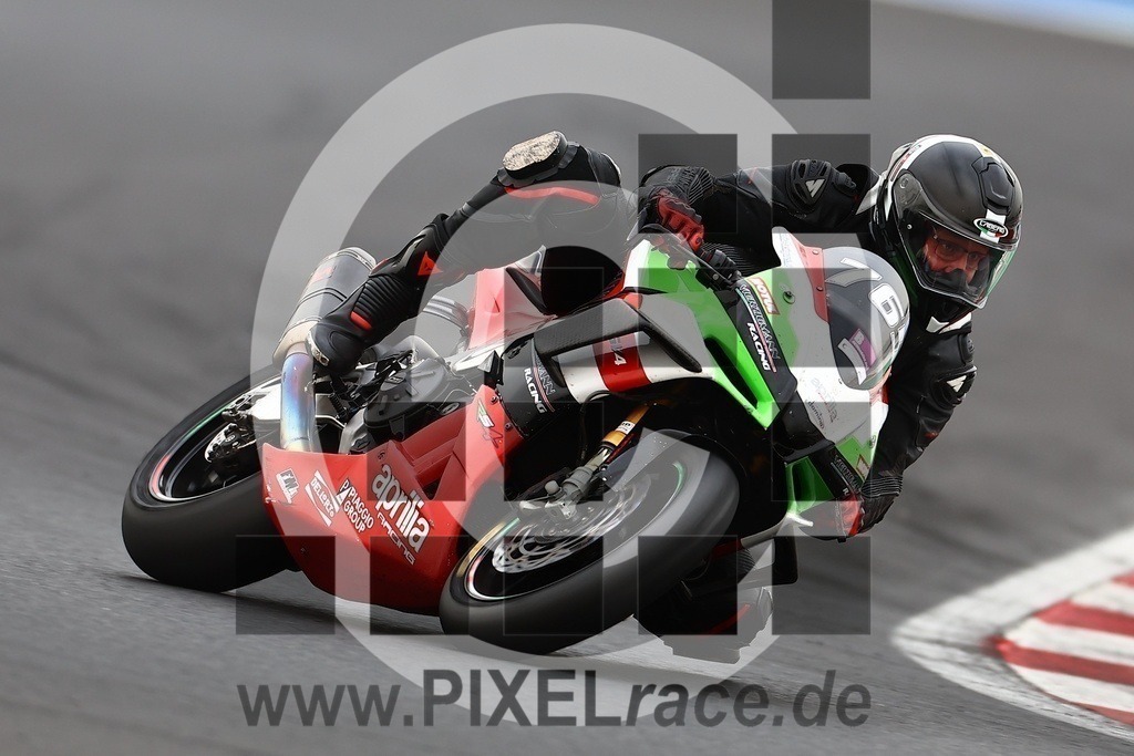 0765-20240329_02430 | Schöne Erinnerungen an spannende Momente - das festzuhalten ist unser Job. PIXELrace.de ist seit 2003 auf den Rennstrecken Europas unterwegs um die Action draußen beim Fahren und die wunderbare Stimmung imm Fahrerlager für euch einzufangen.