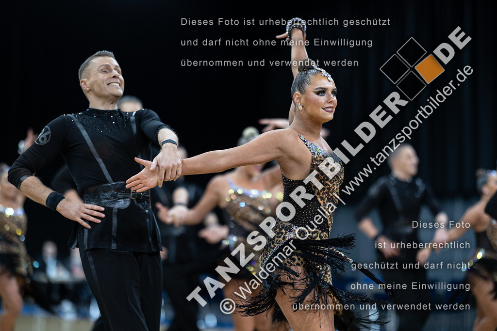 20230226-10468 | Hier finden Sie Tanz Bilder vom Latein und Standard Formationen tanzen. Sportbilder vom Tanzsport. Schöne Fotos und von Weltmeisterschaft, Europameisterschaft, Bundesliga, Regionalliga, Oberliga und Landesliga sowie von GOC Stuttgart, DanceComp, WM Bremen