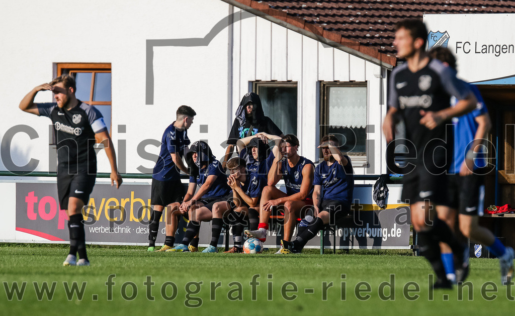 2023-07-14_022_FC_Langengeisling_gegen_FC_Velden-Eberspoint | Erding, Deutschland, 14.07.2023:
Fußball, Bezirksliga Oberbayern Ost 2023 / 2024, Testspiel, FC Langengeisling gegen FC Velden-Eberspoint, Endergebnis: 5:0

Moritz Wiesheu (FC Langengeisling, #7)

Foto: Christian Riedel / fotografie-riedel.net