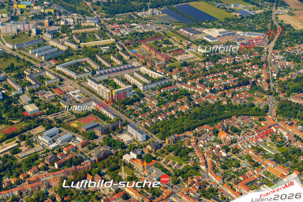Luftbild der Stadt Stendal - Die Luftaufnahme wurde 2025 vom UL-Flugzeug heraus erstellt ( keine Drohne ) - Hochauflösende Luftaufnahme - für professionelle Ausdrucke geeignet. Die Geschenkidee !Hier alle&nbsp;Infos zur Lizenzierung der LuftaufnahmeWir fliegen auch dieses Jahr wieder in Ihre Region um Luftbilder zu erstellen.- Luftbild anfragen