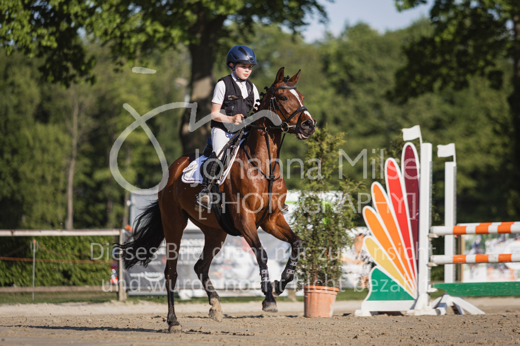 250501_MünsterHandorf_PonyTrophy-245 | Deine schönsten Turniermomente als professionelle Fotos! Entdecke hochwertige Pferdesport-Fotografie im Online-Shop. Jetzt Fotos finden & bestellen!