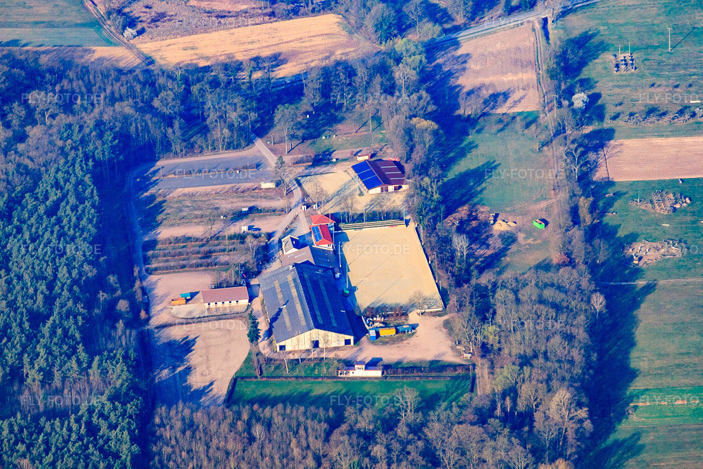 Luftbild: Reit.- und Fahrverein Zeiskam e.V. in Zeiskam im Bundesland Rheinland-Pfalz in Deutschland. – Foto: IMG_49335.jpg vom 28.03.2012 durch Werner Riehm/FLY-FOTO.de – Auflösung des Originals: 4752 x 3168 px – Reit- und Fahrverein Zeiskam - Aktuelles