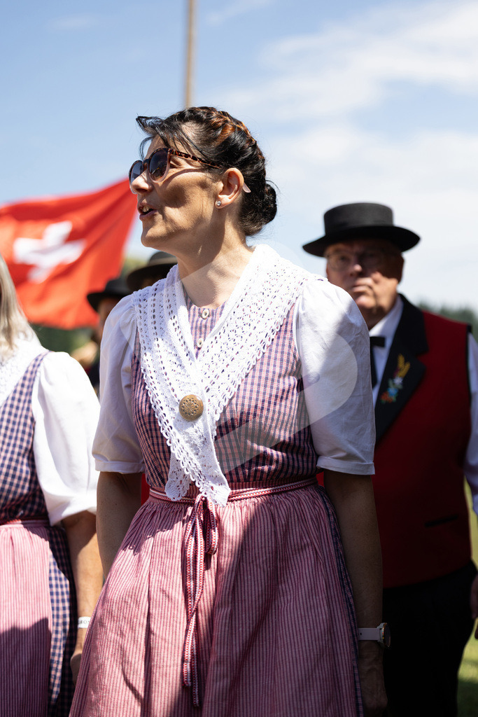 Rigi2025_2023 | Die Schwinger des Schwyzer Kantonalen Schwingerverbandes: Fotos, die Dynamik und Leidenschaft festhalten, sowie emotionale Momente aus dem traditionellen Schwingsport zeigen. - Realisiert mit Pictrs.com