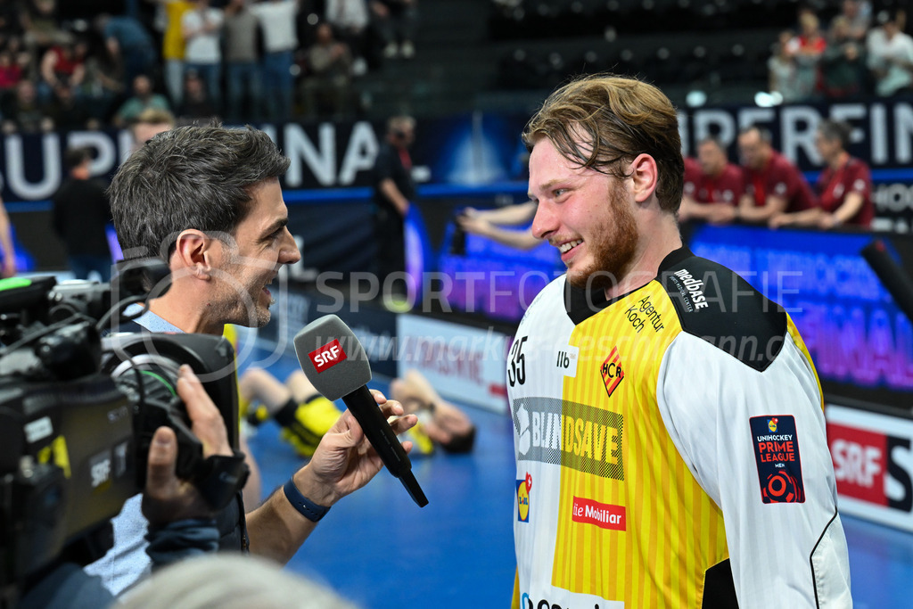 Zug United - HC Rychenberg - 25. April 2026 | Eric Kunz (#35 HC Rychenberg Winterthur) beim SRF-Interview am L-UPL Superfinal-Spiel zwischen Zug United und HC Rychenberg am 25. April 2026 in der BCF Arena, Fribourg, Schweiz.Bild: Sportfotografie Markus Aeschimann | www.markus-aeschimann.ch - Realisiert mit Pictrs.com
