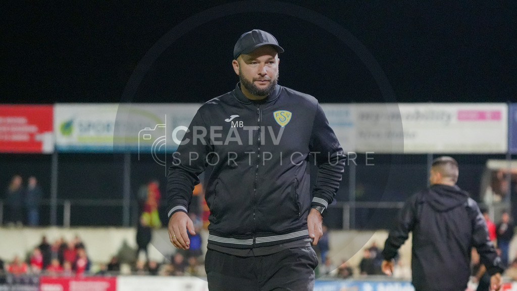 Fußball, Herren, Saison 2025/2026, Testspiel, Freundschaftsspiel, FSV 63 Luckenwalde vs. 1.FC Union Berlin, Mittwoch 08.10.2025, Werner-Seelenbinder-Stadion Luckenwalde, | Fußball, Herren, Saison 2025/2026, Testspiel, Freundschaftsspiel, FSV 63 Luckenwalde vs. 1.FC Union Berlin, Mittwoch 08.10.2025, Werner-Seelenbinder-Stadion Luckenwalde, Im Bild: Michael Braune (Luckenwalde) - Realisiert mit Pictrs.com