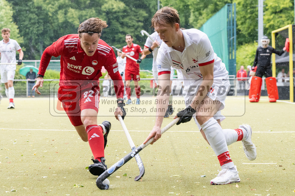 SFE_20250524_0086 | Köln, Deutschland, 24.05.2025:  Hockey 1. Bundesliga Herren Rot-Weiss Köln - Mannheimer THC im KTHC Stadion Rot-Weiss Köln Tennis and Hockey Club am 24.05.2025 in Köln, Deutschland. (Foto von Stephan Fehrmann)Köln, Germany, 24.05.2025: Hockey 1. Bundesliga Herren Rot-Weiss Köln - Mannheimer THC in KTHC Stadion Rot-Weiss Köln Tennis and Hockey Club at 24.05.2025 in Köln, Deutschland. (Foto from Stephan Fehrmann)