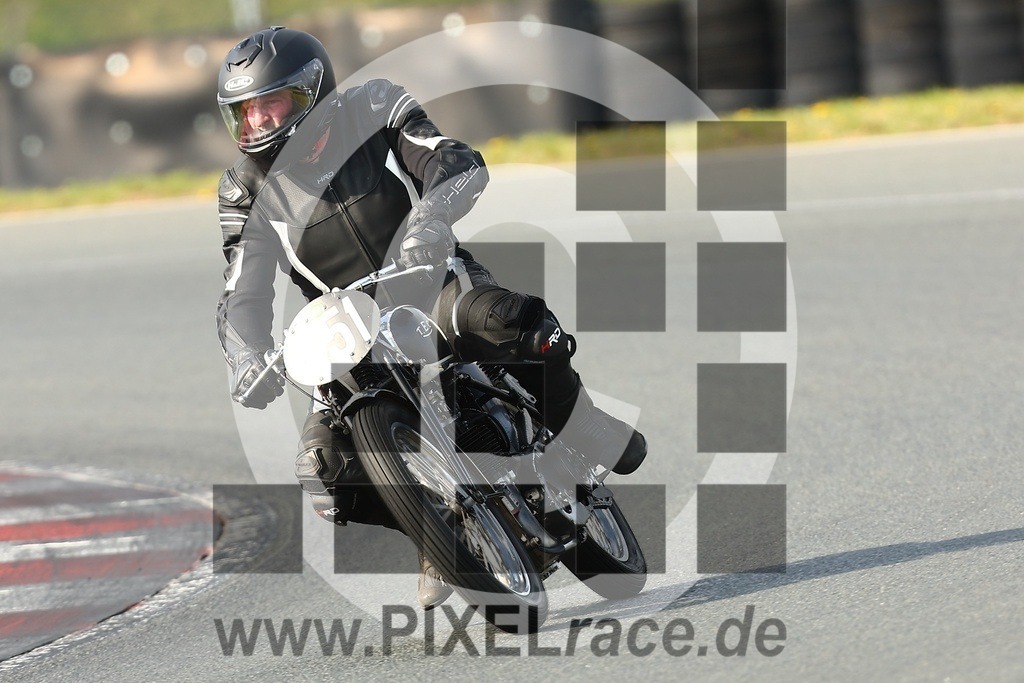 0e51-20260418_00626 | Schöne Erinnerungen an spannende Momente - das festzuhalten ist unser Job. PIXELrace.de ist seit 2003 auf den Rennstrecken Europas unterwegs um die Action draußen beim Fahren und die wunderbare Stimmung imm Fahrerlager für euch einzufangen.