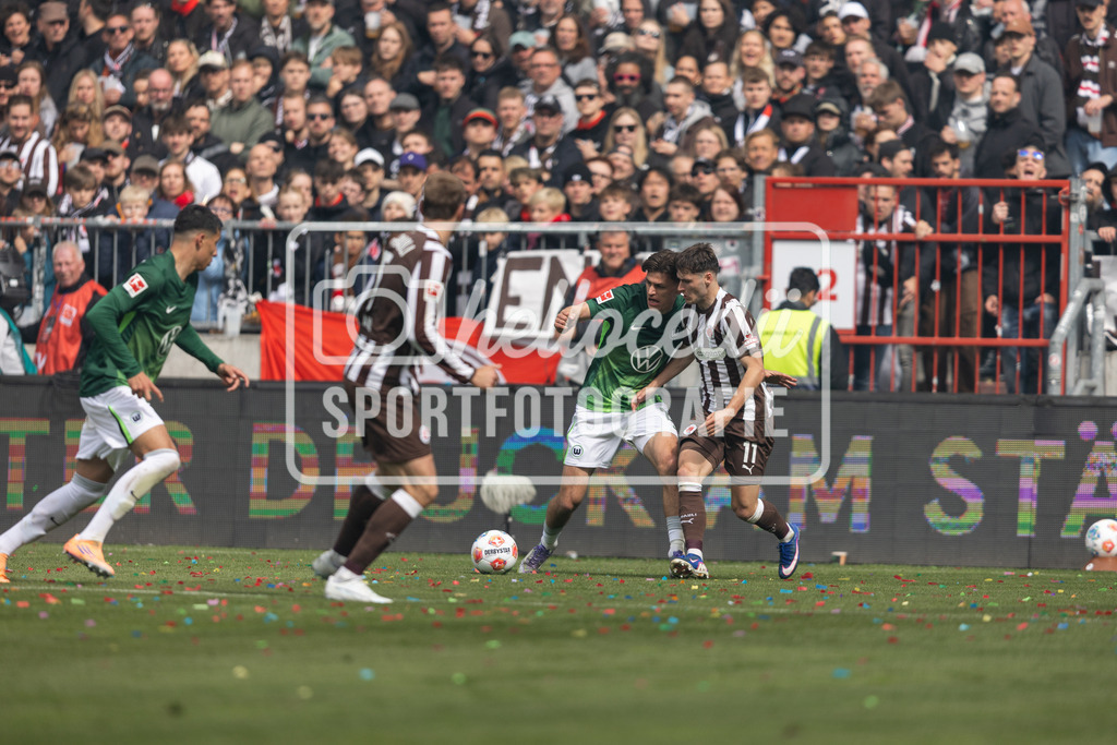 Fußball I Männer I Saison 2025-2026 I Bundesliga I FC St. Pauli - VfL Wolfsburg I 12874 | realhellocedii - Realisiert mit Pictrs.com