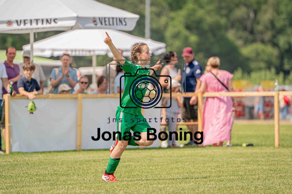 Fußball I E-Junioren I Saison 2025-2026 I OM-Cup Lüsche I Sonntag  I 24249 | jns.sportfotos - Realisiert mit Pictrs.com