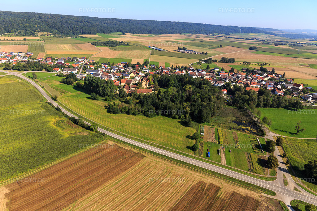 Luftbild: Ortsansicht von Süden im Ortsteil Grüningen in Riedlingen im Bundesland Baden-Württemberg in Deutschland. Foto: IMG_129255.jpg vom 05.09.2021 durch Werner Riehm/FLY-FOTO.de