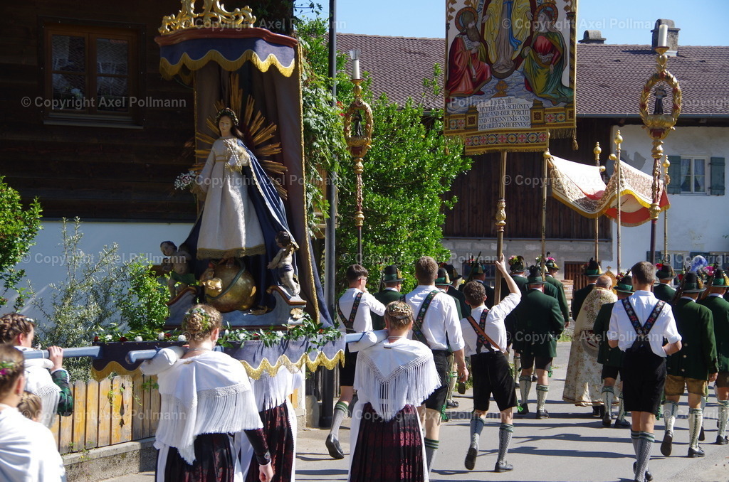 IMGP5364 | fotografiert von Axel PollmannLeonhardi Wallfahrt Benediktbeuern und Murnau, Fronleichnam, Fasching, Landschaft im Loisachtal und Benediktbeuern  - Realisiert mit Pictrs.com