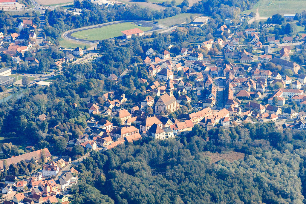 Vue aérienne: Vieille ville vue du sud-ouest à le quartier Neulauterburg in Lauterbourg dans le département Bas Rhin, France – .Photo: IMG_45919.jpg prise le 16/10/2011 par Werner Riehm/FLY-FOTO.eu – Résolution de l'original: 4295 x 2863 px