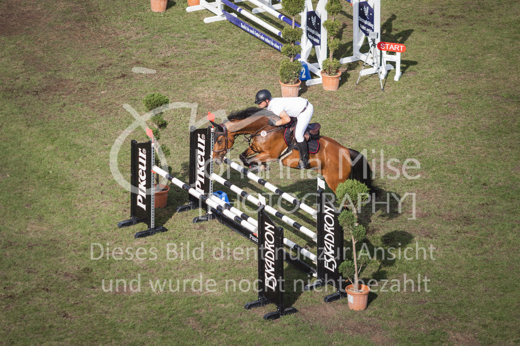 230715_LC_M2-SprmstAnf-715 | Deine schönsten Turniermomente als professionelle Fotos! Entdecke hochwertige Pferdesport-Fotografie im Online-Shop. Jetzt Fotos finden & bestellen!