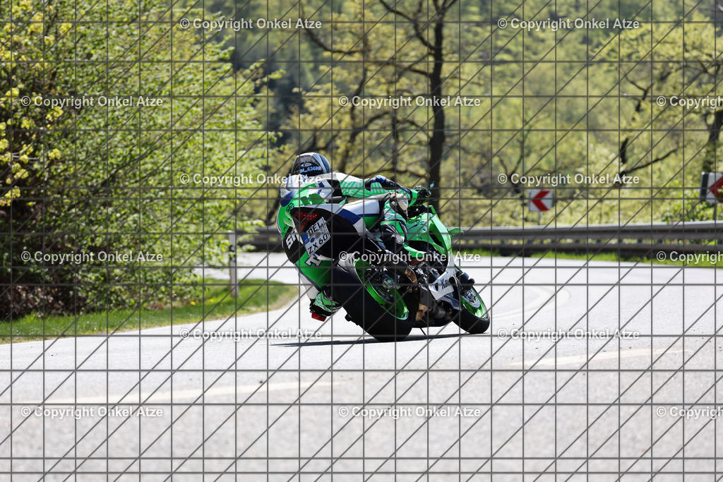 IMG_7011 | Fotograf am Kyffhäuser. Onkel Atze. Kyffhäuser Rennstrecke. Café36. Motorsportfotografie. - Realisiert mit Pictrs.com