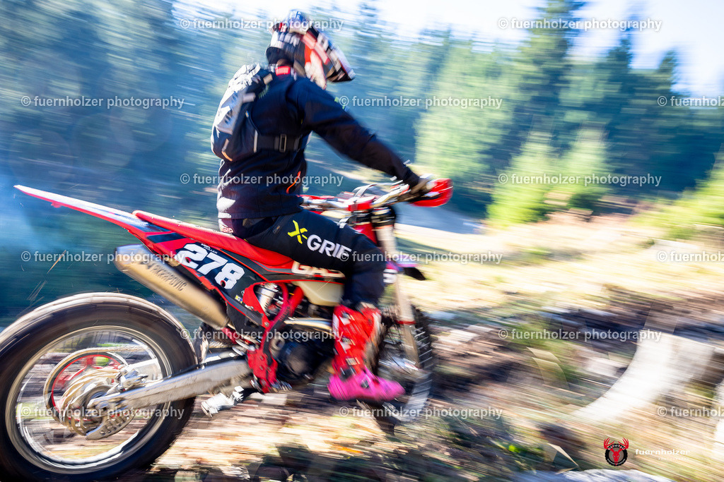 fuernholzer_241026-C1-174 | Fotografische Impressionen von der Red Stag Enduro Extreme by fuernholzer-photography.com. Endurosport in Österreich fotografisch festgehalten von fuernholzer. Auftragsfotografie für Private, Gewerbefotos und Industriefotografie. Eventfotografie, Sportfotografie und Motorsportfotografie. Anbieter von Fotoworkshops, Fototraining, fotografischen Vorträgen und Fotoseminaren.