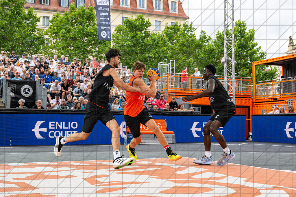 DIE FINALS 2025 | Dt. Meisterschaft 3x3   | //  03.08.25: DIE FINALS 2025 | Dt. Meisterschaft 3x3   / Dresden / Deutschland  //   CREDIT:www.bullenfotos.de, Martin König, Hörner Weg 40, D-49078 Osnabrück, +4917663732967 // Nutzung und Weitergabe nur zu den vereinbarten Zwecken. Presseanfragen an Ersteller. Alle Rechte beim Ersteller. Honorierung nach MFM. - Realisiert mit Pictrs.com
