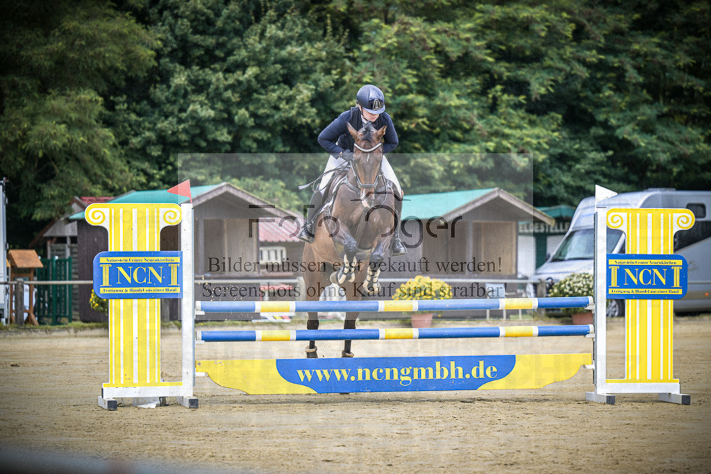 DOS_5446 | Entdecke hochwertige Reitturnierfotos von Foto Oger. Professionell, emotional und authentisch – jetzt Lieblingsmomente im Shop bestellen.Deutschlandweite Turnierfotografie. - Realisiert mit Pictrs.com