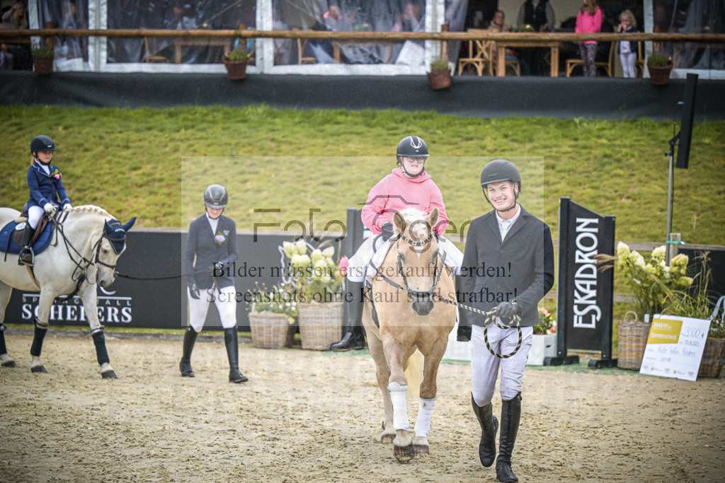 DOS_0301 | Entdecke hochwertige Reitturnierfotos von Foto Oger. Professionell, emotional und authentisch – jetzt Lieblingsmomente im Shop bestellen.Deutschlandweite Turnierfotografie. - Realisiert mit Pictrs.com