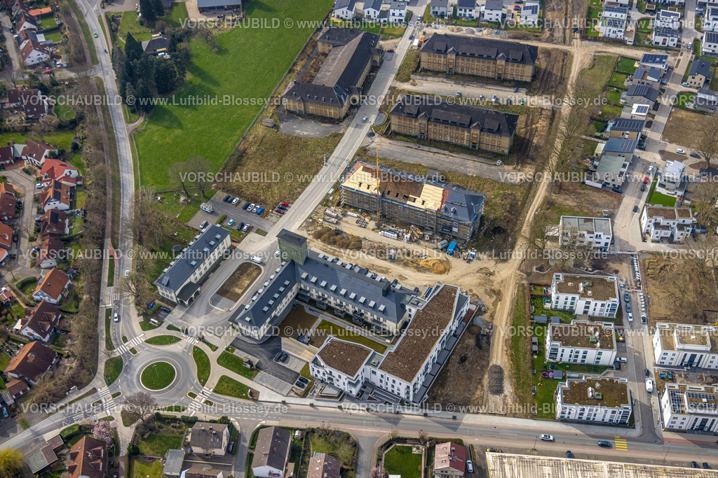 Soest240307679 | Luftbild, Belgisches Viertel Soest mit Baustelle und Renovierung, Französische Kapelle mit Turm, Soest, Soester Börde, Nordrhein-Westfalen, Deutschland