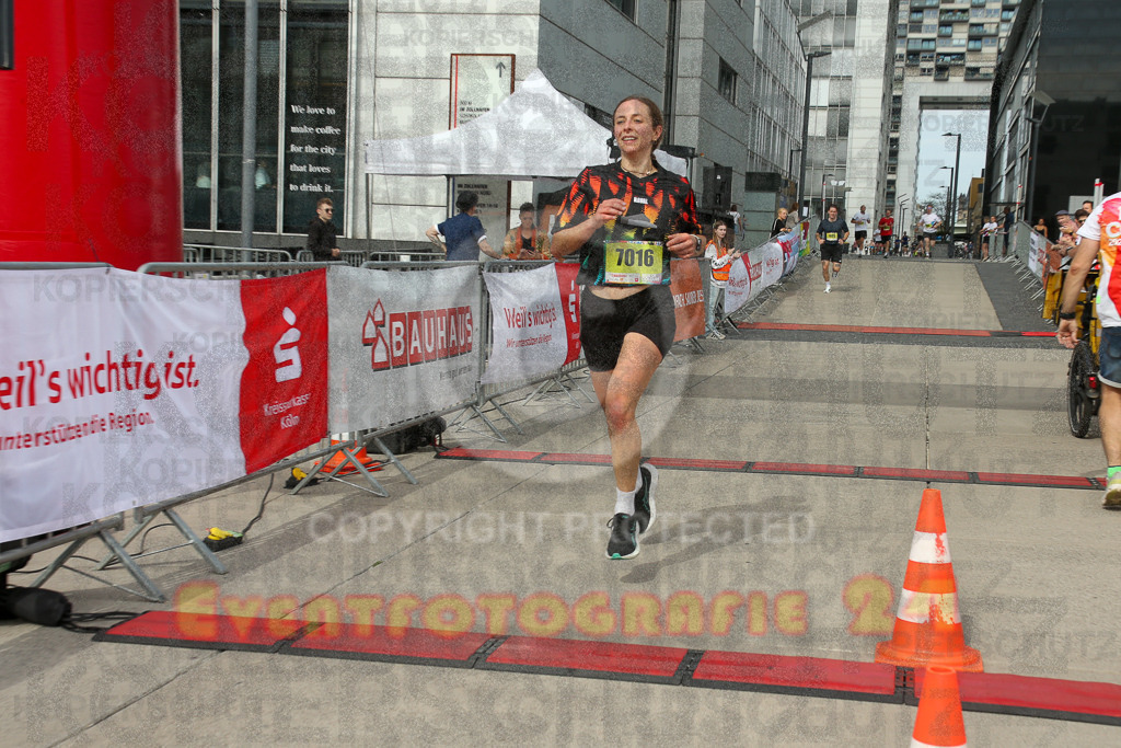 250920_1322_EX1_4166 | Sportfotografie im Rhein-Sieg Kreis, Köln, Bonn, NRW, Rheinland Pfalz, Hessen, etc. Unser Tätigkeitsfeld umfasst den Laufsport vom Volkslauf über den Marathon, Duathlon, Triathon bis zum Ultralauf wie Kölnpfad Ultra oder Schindertrail.