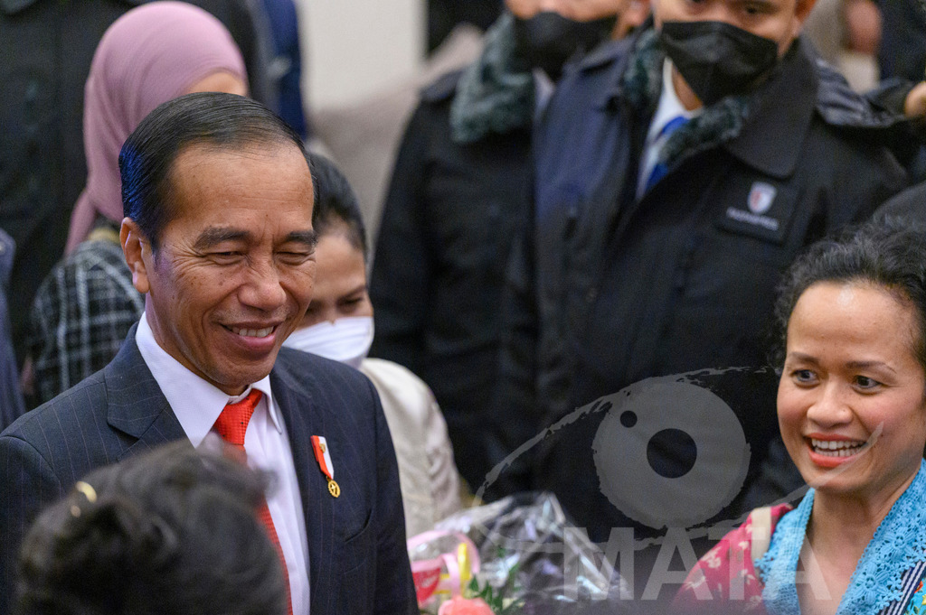 _DWA5496 | Welcoming Jokowi Widodo's arrival by the Indonesian people at Kastens Luisenhof Hotel in the context of the opening of Hannover Messe with Indonesia as Country Partner. Hannover, 15.04.2023 - Realisiert mit Pictrs.com