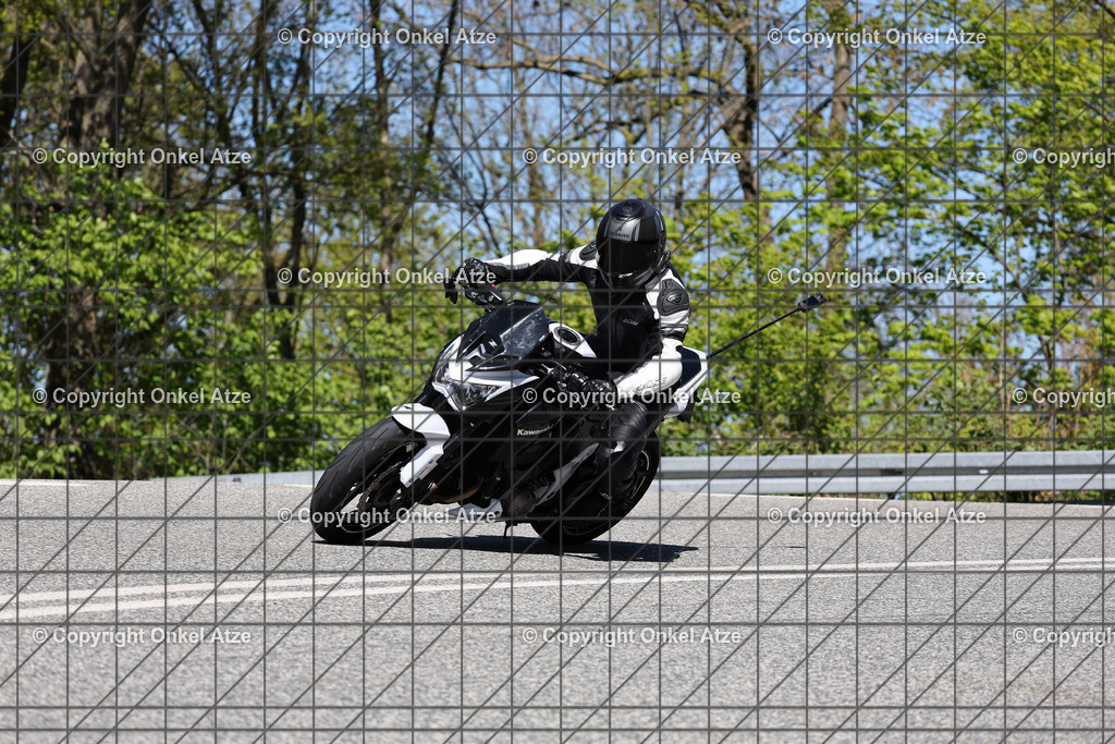 IMG_7218 | Fotograf am Kyffhäuser. Onkel Atze. Kyffhäuser Rennstrecke. Café36. Motorsportfotografie. - Realisiert mit Pictrs.com