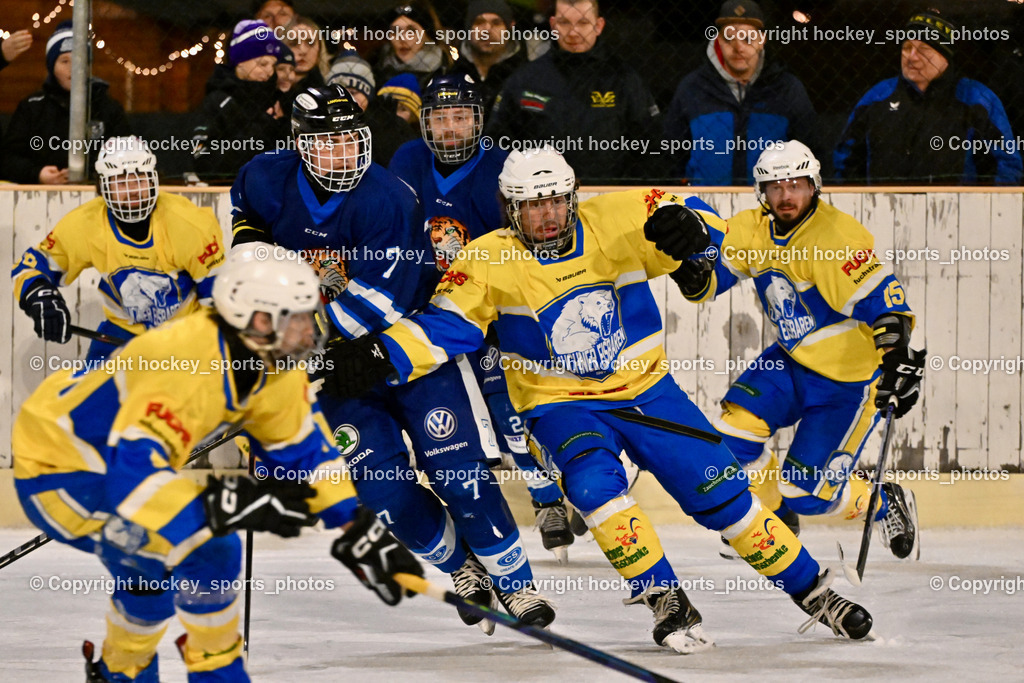 ELV Zauchen vs. EC Tigers Paternion  | #7 Kreuger Matthias EC Tigers Paternion, #18 Ambrosch Matthias ELV Zauchen, #2 Pranjic Marko EC Tigers Paternion, #15 Leitner Martin ELV Rauchen, ELV Zauchen vs. EC Tigers Paternion , ELV Zauchen vs. EC Tigers Paternion  am 02.01.2025 in Eisoval Zauchen (Stadthalle Villach), Austria, (Photo by Bernd Stefan)