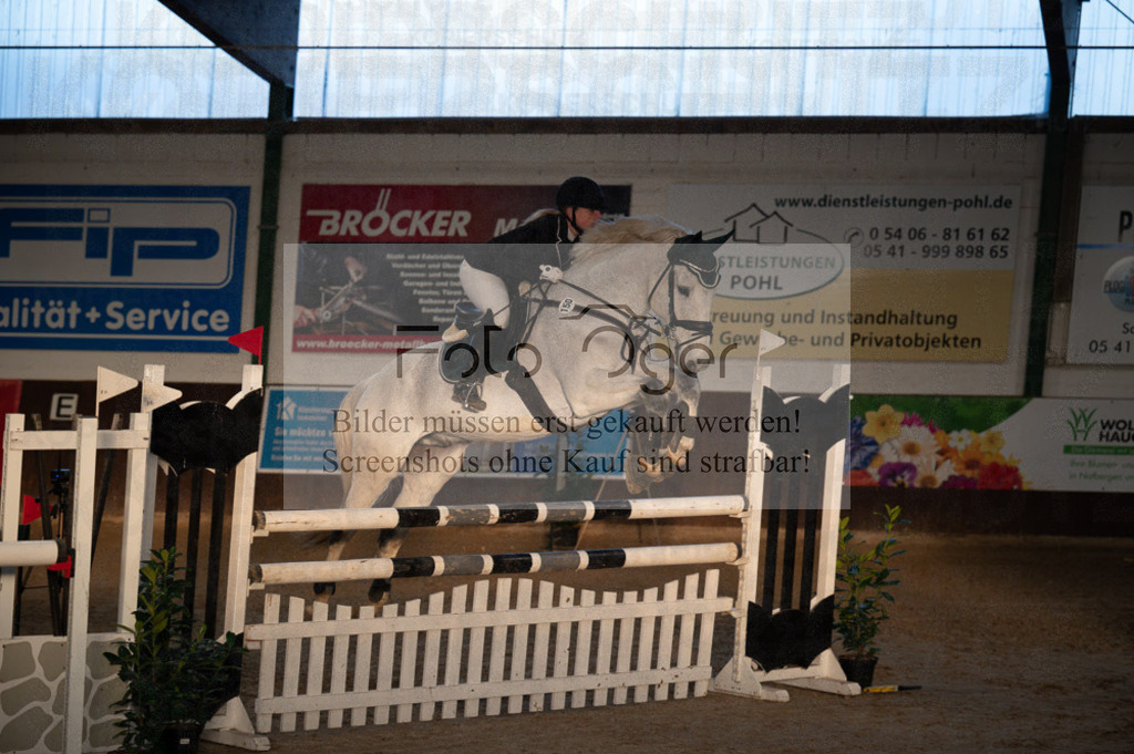 Hallenreittunier Voxtrup 2023 | Entdecke hochwertige Reitturnierfotos von Foto Oger. Professionell, emotional und authentisch – jetzt Lieblingsmomente im Shop bestellen.Deutschlandweite Turnierfotografie. - Realisiert mit Pictrs.com