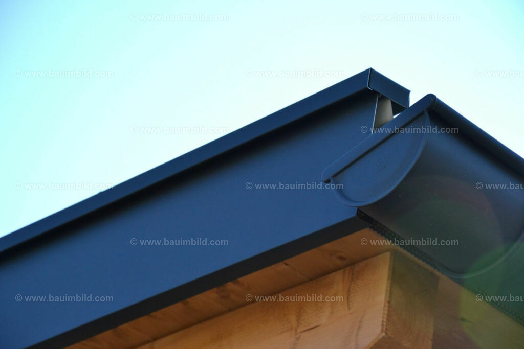 bib-lg11-spenglerarbeiten-0172 | Nach LV-Leistungsgruppen sortierte Detailfotos über den Bau eines Hauses. Alle Hausbau-Bilder direkt vom Urheber und Autor der Website Haus-Selber-Bauen.com