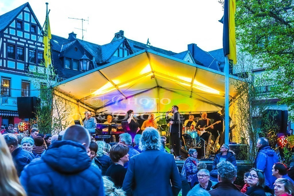 Oberwesel 2023 Hexennacht-2218 | Erleben Sie den Zauber des Mittelrheins und entdecken Sie die atemberaubende Auswahl an Fotos und Bildern bei Rheinfotos. Wir bieten eine vielfältige Auswahl an Produkten wie Poster, Karten, Sticker, Textilien und Geschenkartikeln und Fototouren. - Realisiert mit Pictrs.com