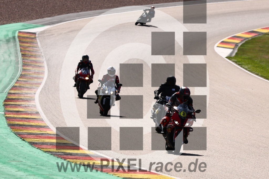 0033-20240822_03375 | Schöne Erinnerungen an spannende Momente - das festzuhalten ist unser Job. PIXELrace.de ist seit 2003 auf den Rennstrecken Europas unterwegs um die Action draußen beim Fahren und die wunderbare Stimmung imm Fahrerlager für euch einzufangen.