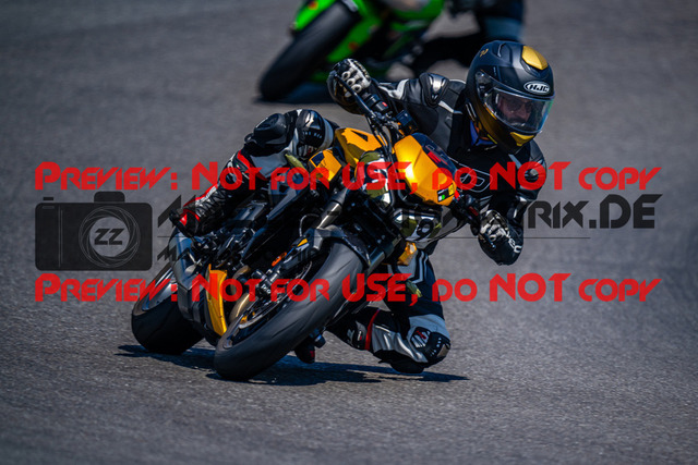 MaZZes_FotoMatrix_240520_6007705_4515 | GELB