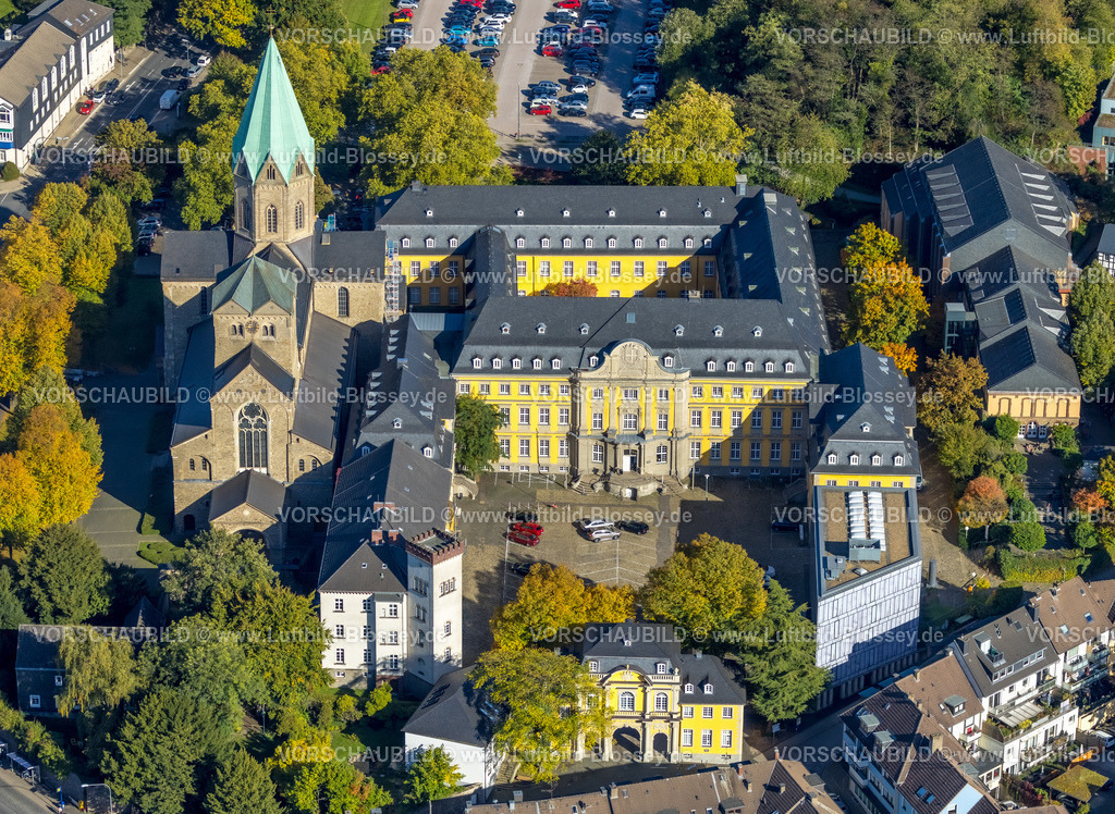 Essen221000273 | Luftbild, Folkwang Universität der Künste, kath. Kirche Basilika St. Ludgerus, Werden, Essen, Ruhrgebiet, Nordrhein-Westfalen, Deutschland