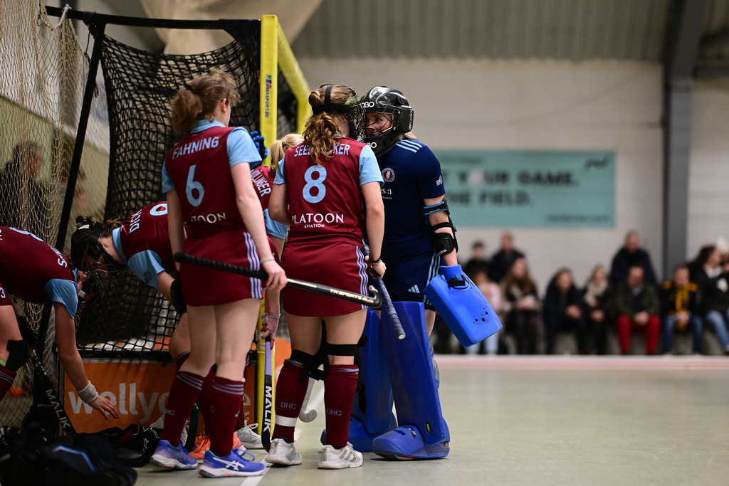 Hockey I Frauen I Saison 2025-2026 I Bundesliga I 9. Spieltag I Harvestehuder THC - UHC Hamburg | Der Sportfotograf. - Realisiert mit Pictrs.com