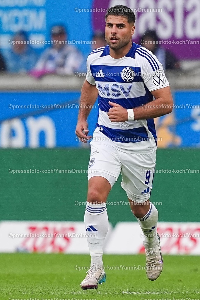 xYDR24052501067 | 24.05.2025, xydrx, Fußball, Finaltag der Amateure, Finale Niederrheinpokal, MSV Duisburg - Rot-Weiss Essen, Schauinsland-Reisen Arena: Malek Fakhro (MSV Duisburg #9)